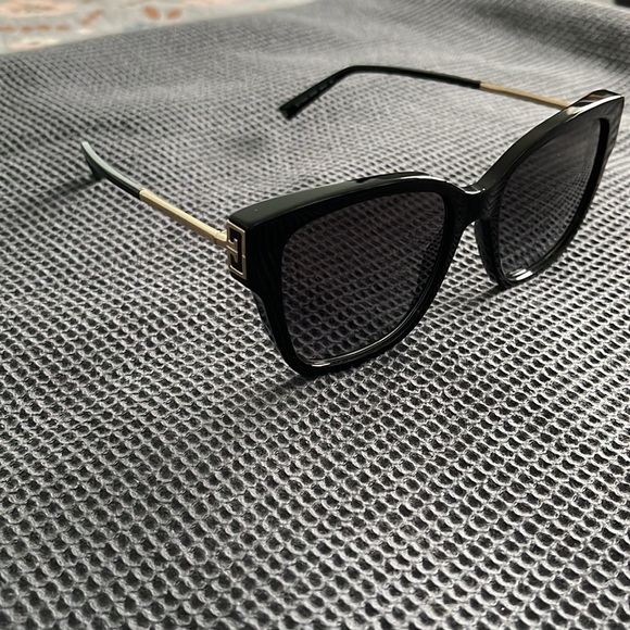 Givenchy Square Sunglasses. - Picture 4 of 5